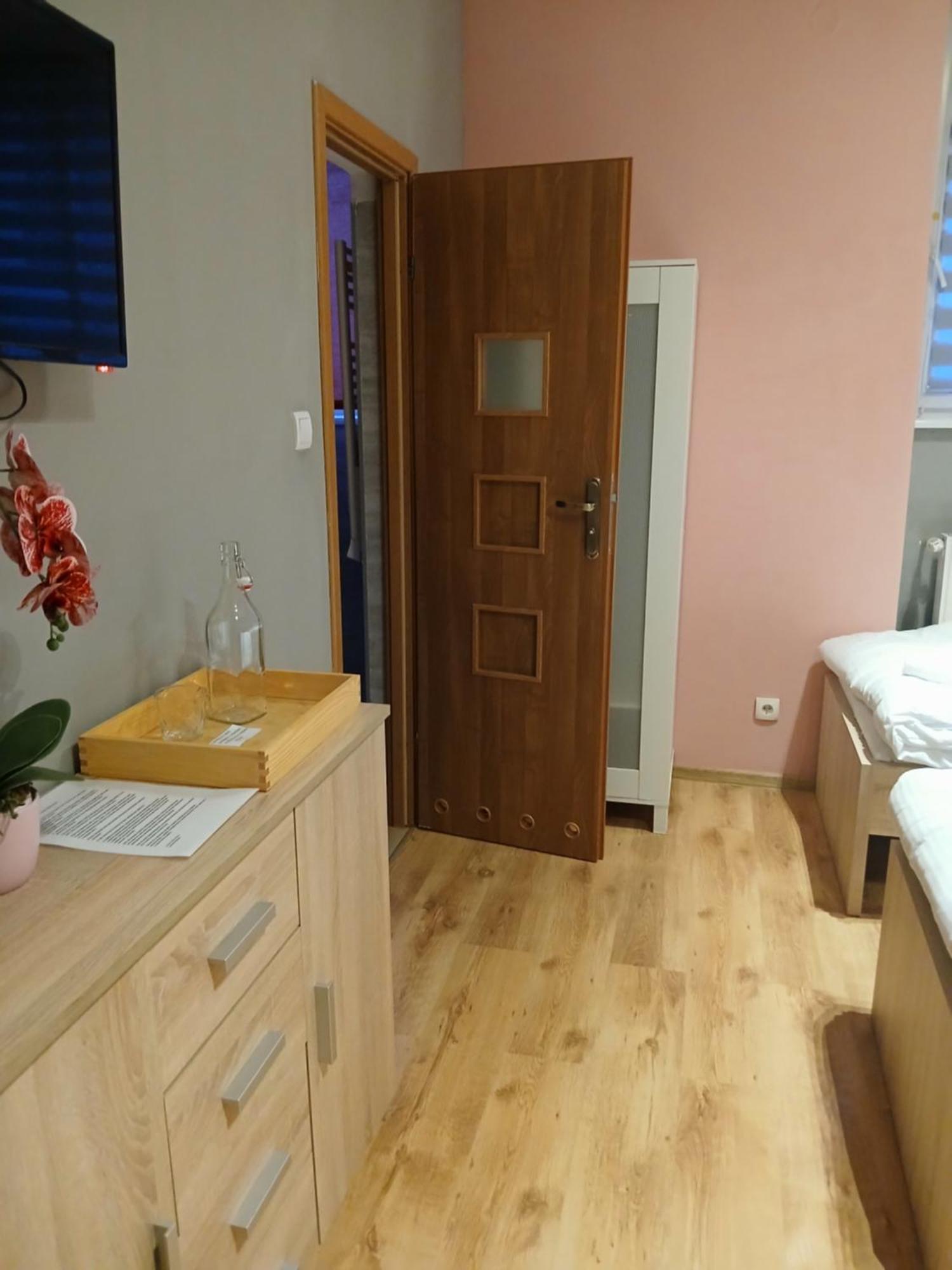 Dom Brama Mazur Bed & Breakfast Ostroda Exterior photo